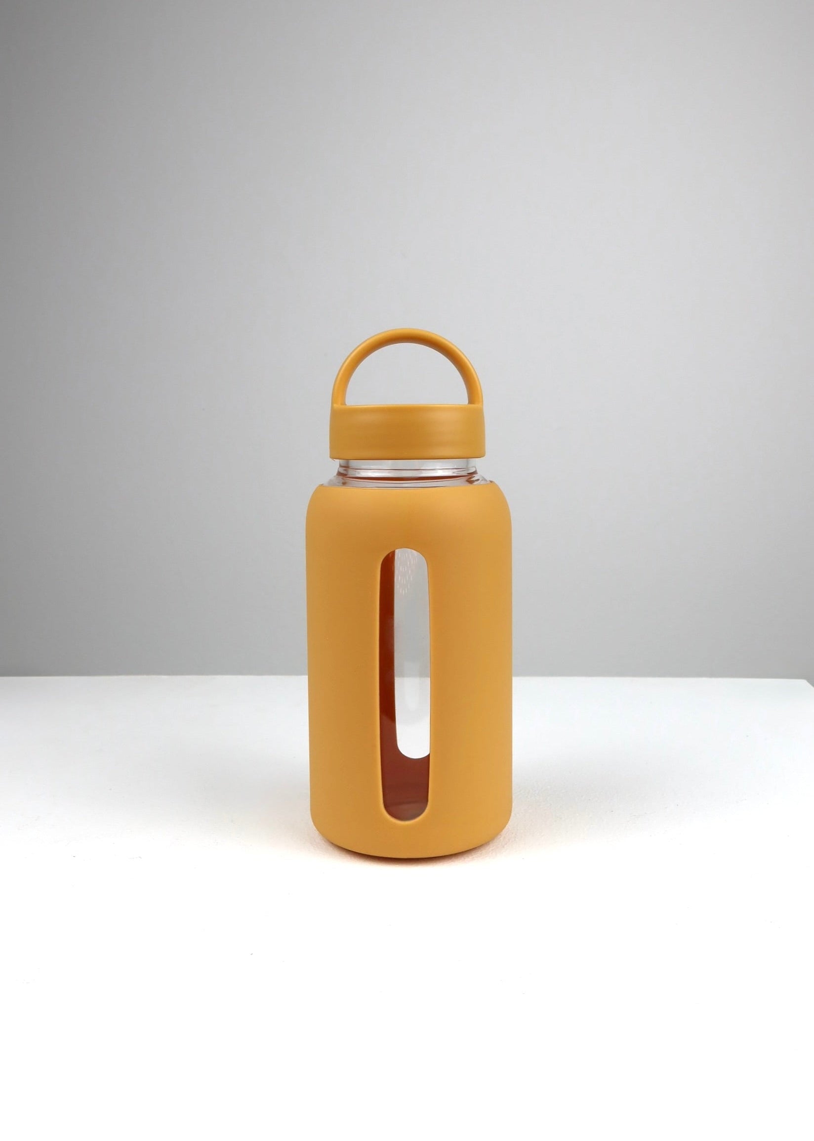Bouteille en verre Mangoa avec paille — ORA by CR