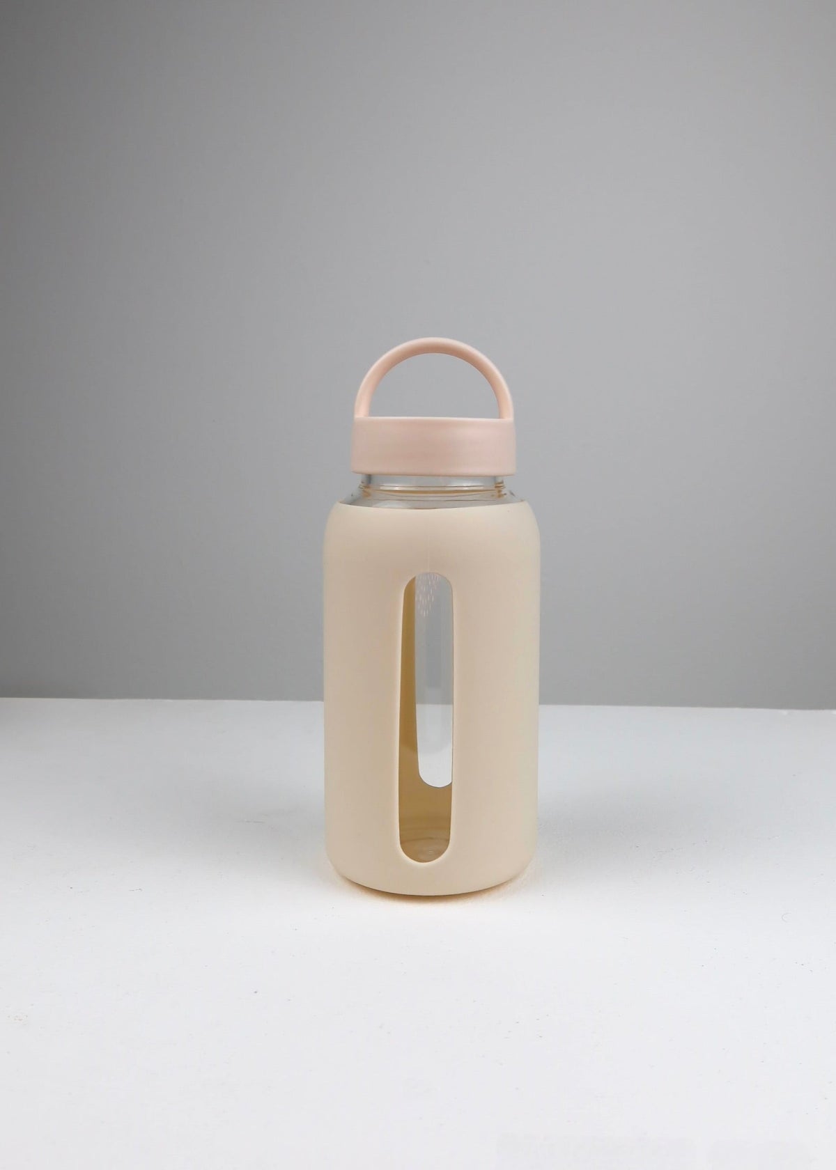 Gourde en verre vanille avec paille — ORA by CR
