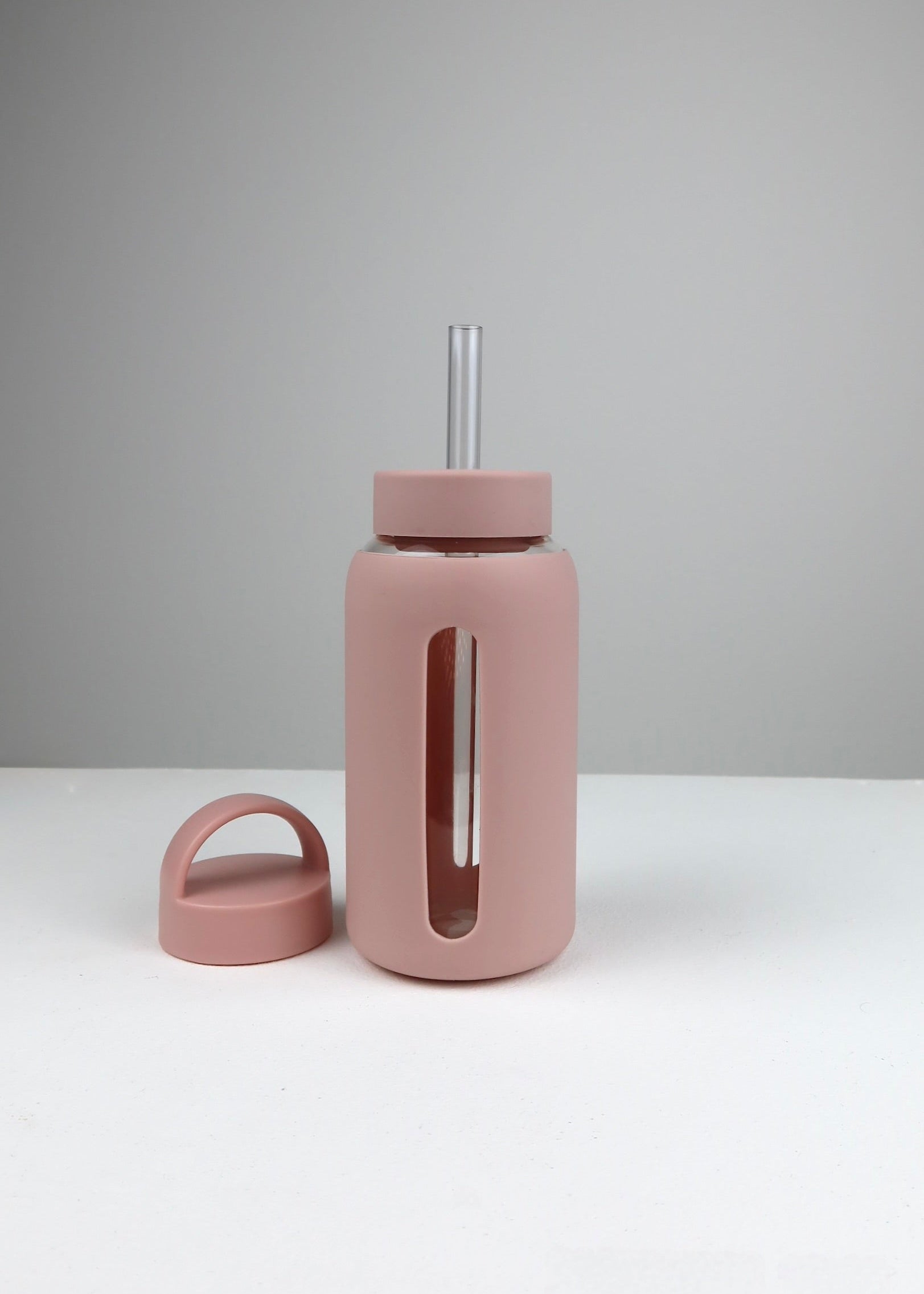 Gourde en verre 600 ml coloris rose — ORA by CR