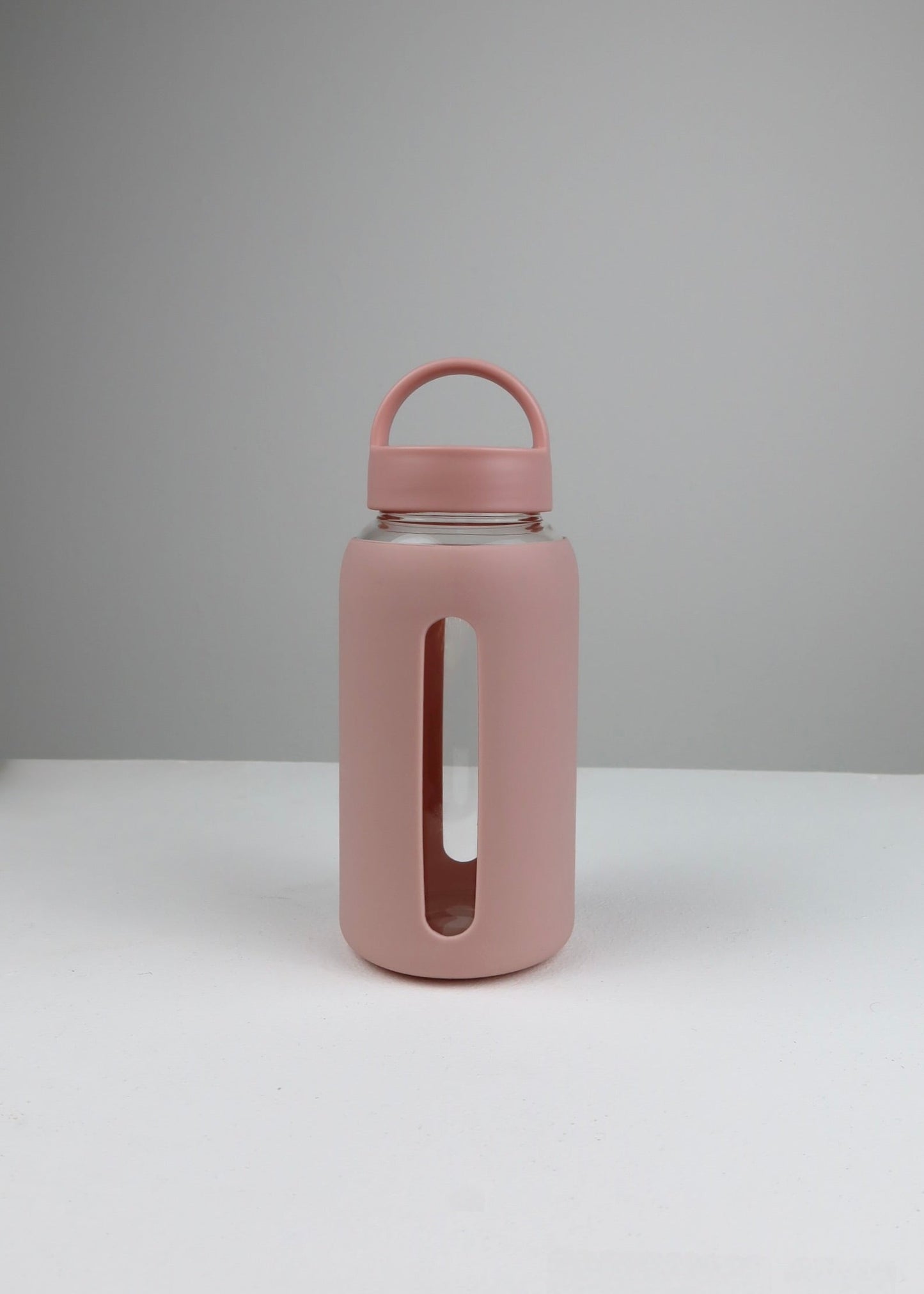 Bouteille en verre et silicone 600 ml, coloris rose — ORA by CR