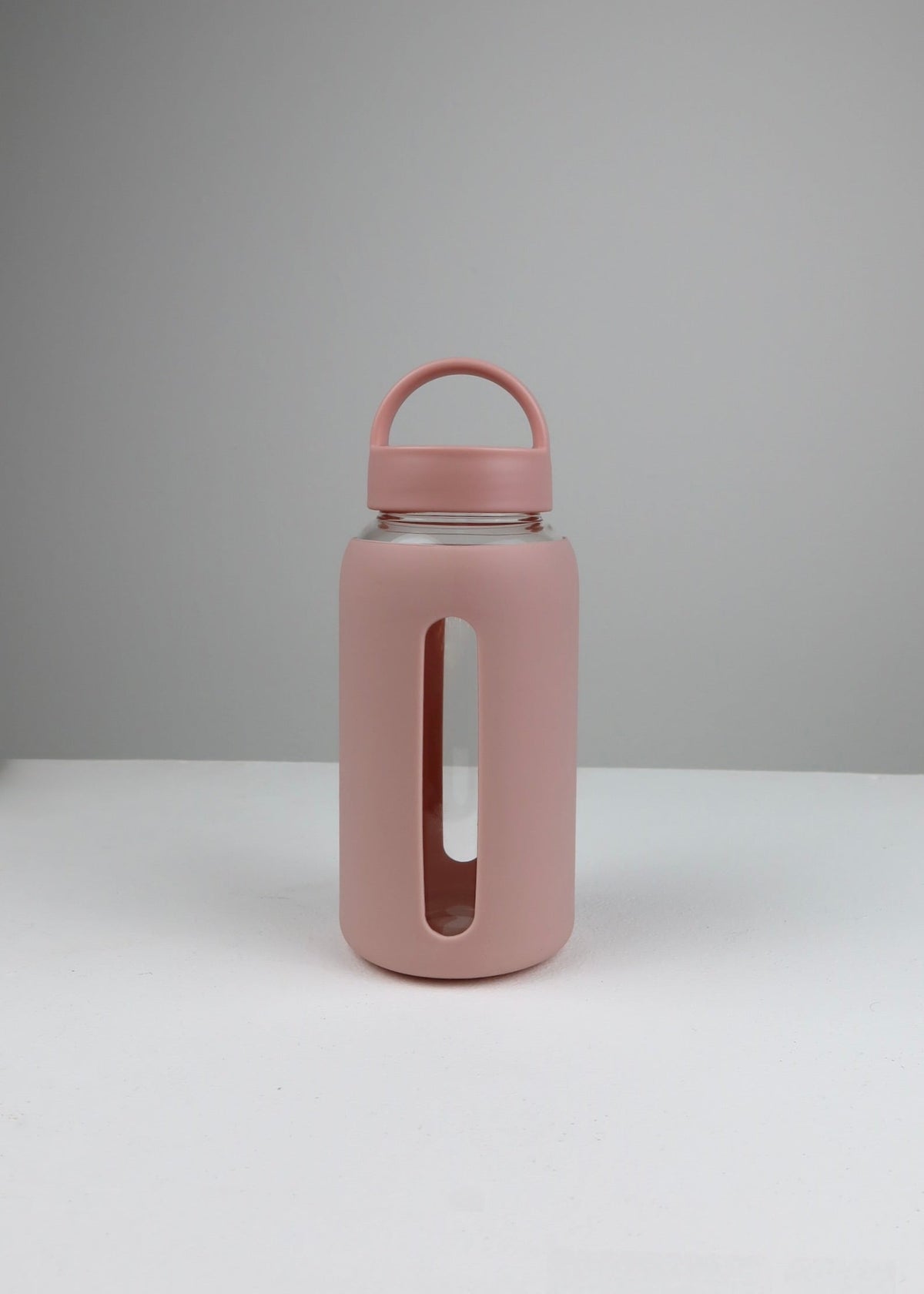 Bouteille en verre et silicone 600 ml, coloris rose — ORA by CR