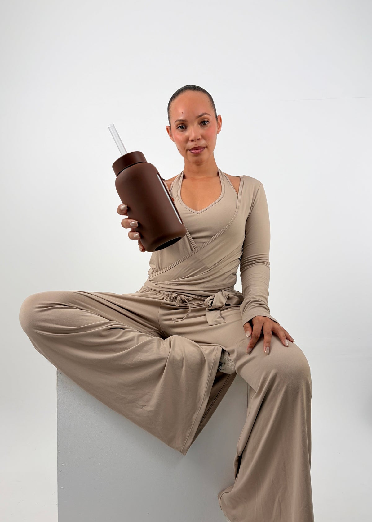 Gourde en verre 600 ml coloris chocolat — ORA by CR